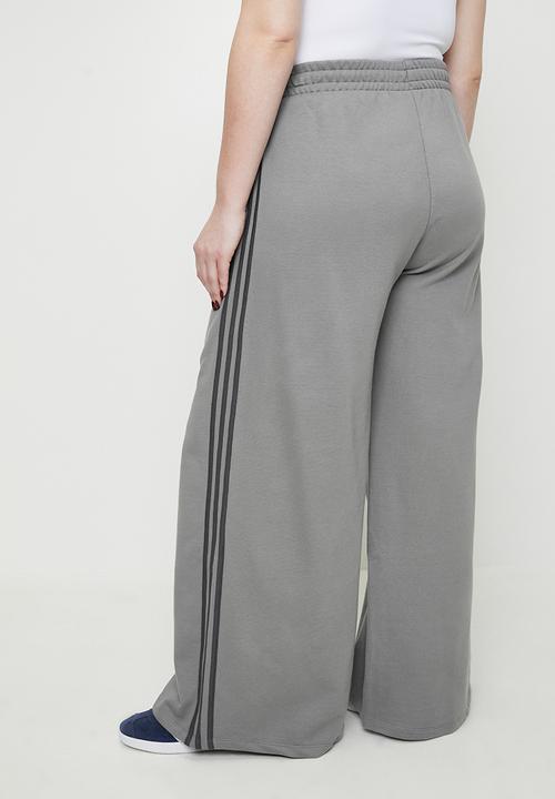 adidas Originals - Plus 3s wide sweatpt - grey