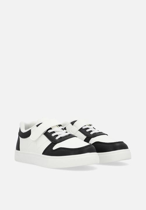 Pop Candy - Contrast lace & adjustable fasteners sneakers-black & white