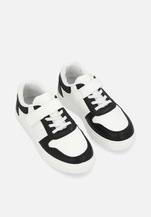 Pop Candy - Contrast lace & adjustable fasteners sneakers-black & white