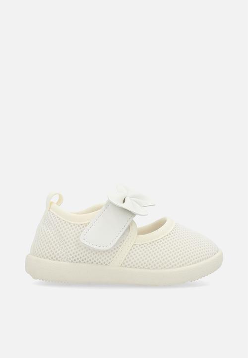 Pop Candy - Bow décor adjustable fastener sneaker - ivory/white