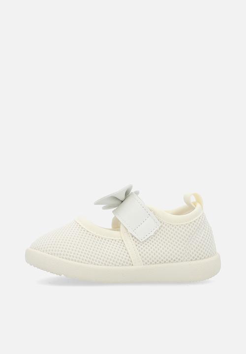 Pop Candy - Bow décor adjustable fastener sneaker - ivory/white