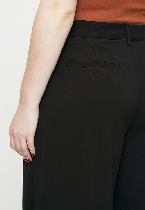 Cotton On - Plus izzy pleated suiting pant - black