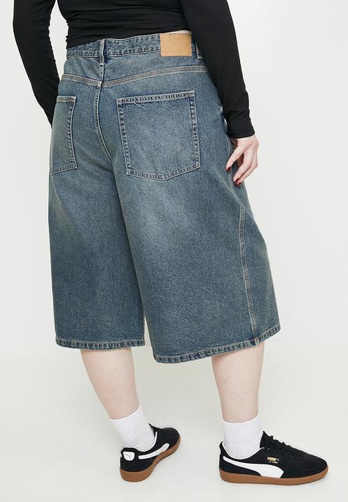 Cotton On - Plus 91 baggy denim jort - logans blue