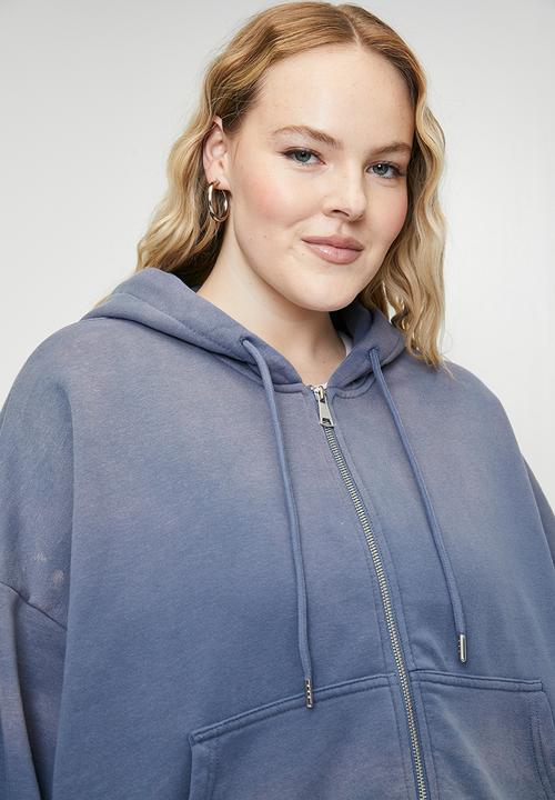 Cotton On - Plus classic fleece oversized zip through hoodie-washed blue