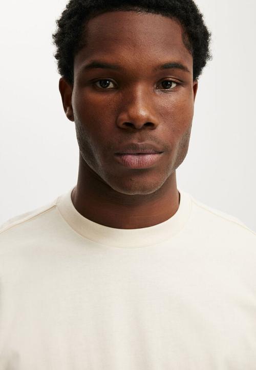 Cotton On - Box Fit T-Shirt - Bisque