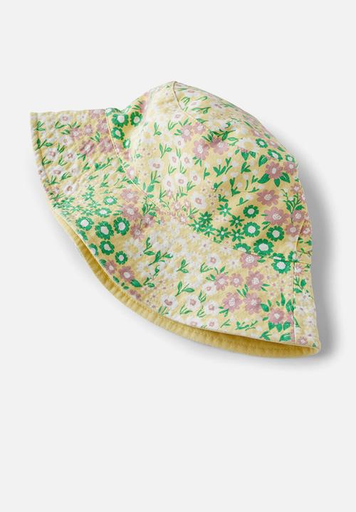 Cotton On - Kids Reversible Bucket Hat - Baby Yellow/Fun Flowers