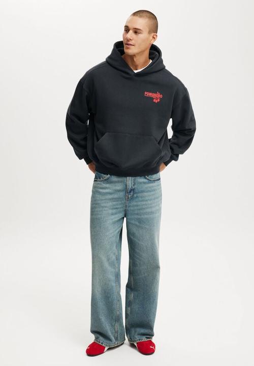 Cotton On - Box fit graphic hoodie - washed black / pomodoro