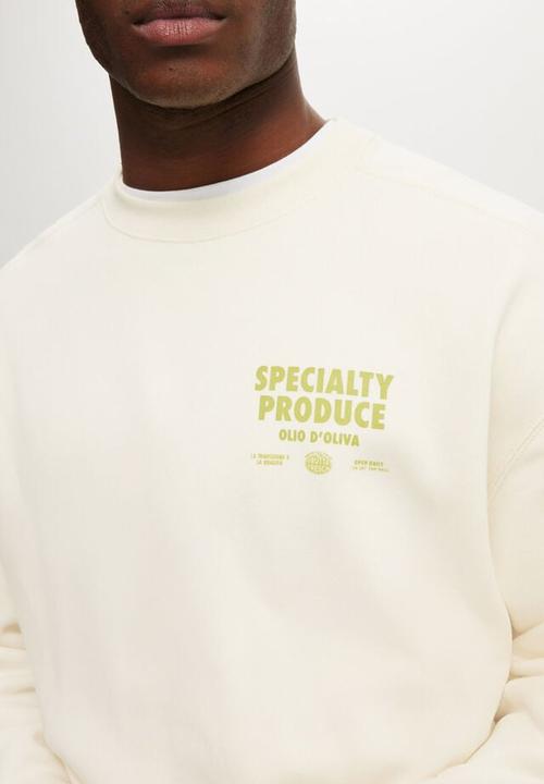Cotton On - Box Fit Graphic Crew Sweater - Cream Puff / Specialty Produce