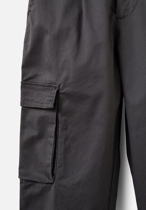 Cotton On - Baggy Pleat Front Pant - Phantom