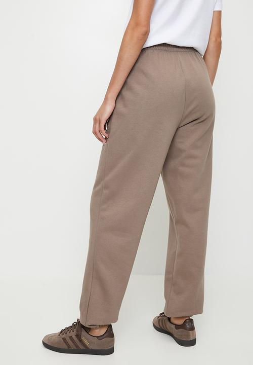 adidas Originals - Ess Jogger Ft W - Trace Brown