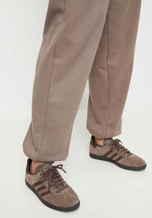 adidas Originals - Ess Jogger Ft W - Trace Brown