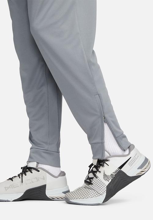 Nike -  Totality Dri-FIT Tapered Versatile Trouser - Soke Grey/Black