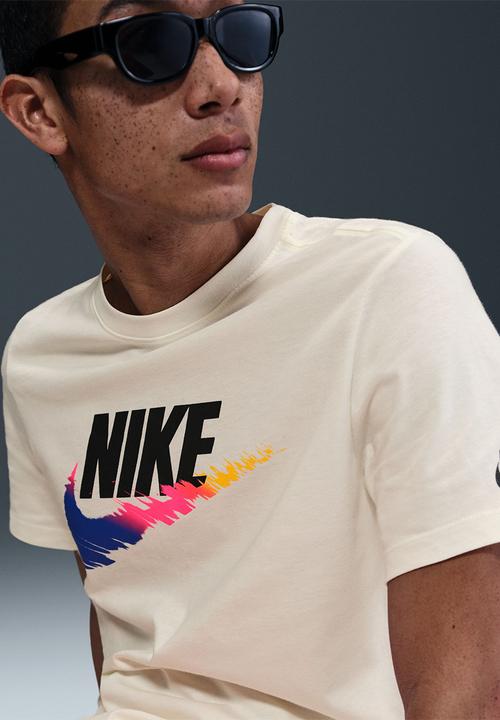 Nike - NSW Futura Graphic Tee - Sail