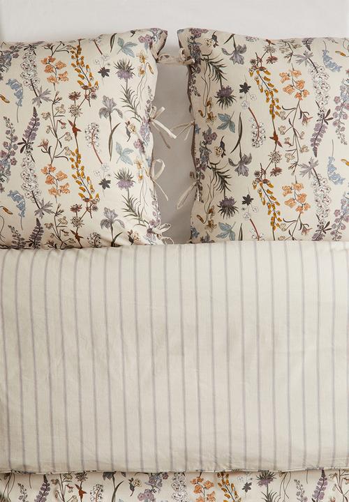 H&M - Cotton double/king duvet cover set - light beige flowers