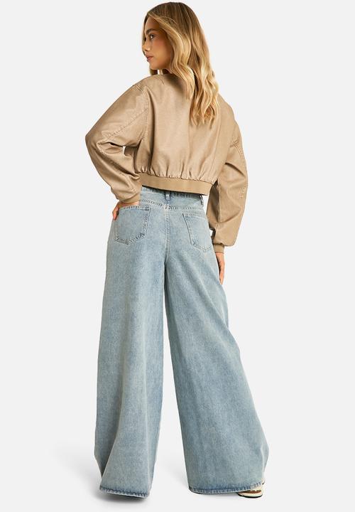 boohoo - Seam Detail Extreme Wide Leg Denim Jeans - Light Blue