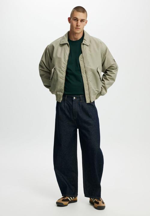 Cotton On - Box Fit Plain T-shirt - Pine Needle Green