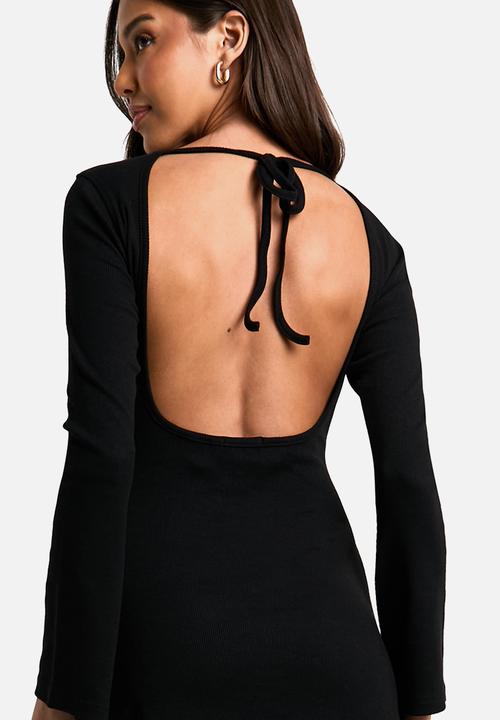 boohoo - Rib Tie Back Shift Dress - Black