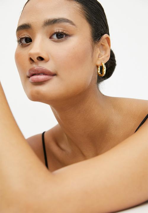 Zoe on Trend - Modern Organic Hoop Earrings - gold