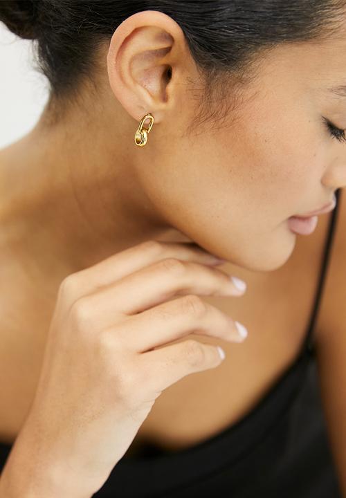Zoe on Trend - Modern Drop Hoop Earrings - gold