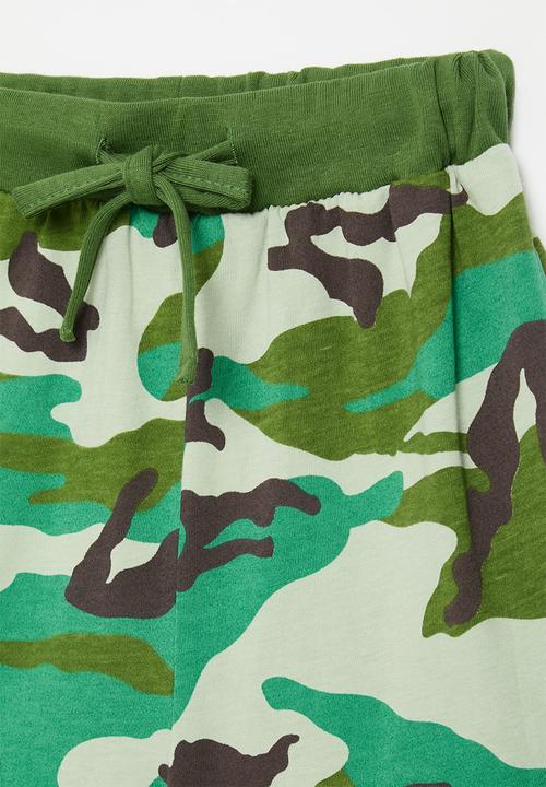 Pop Candy - Camo shorts - green