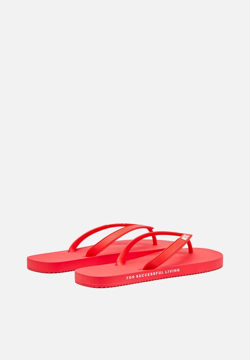 Diesel  - Sa-rio w - red