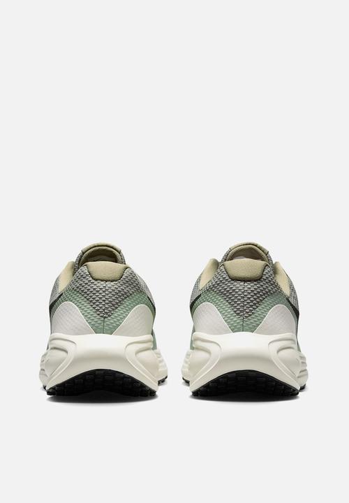 Nike - NIKE REVOLUTION 8
