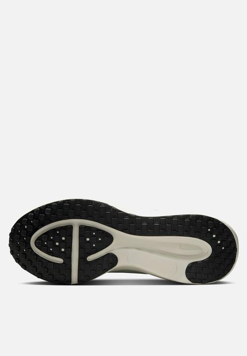 Nike - NIKE REVOLUTION 8
