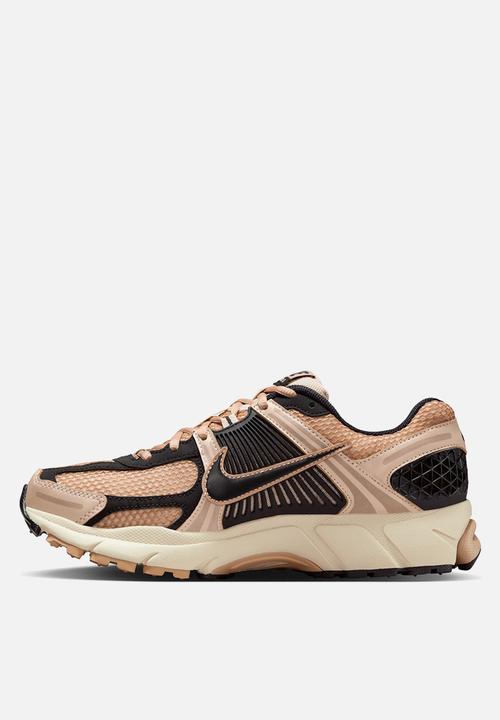 Nike - Nike Zoom Vomero 5