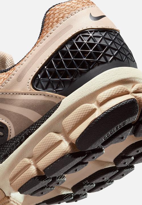 Nike - Nike Zoom Vomero 5