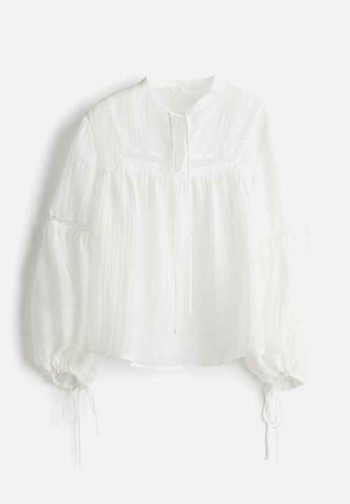 完売品】Gajess ガジェス Marguerite Blouse Lace-inset blouse