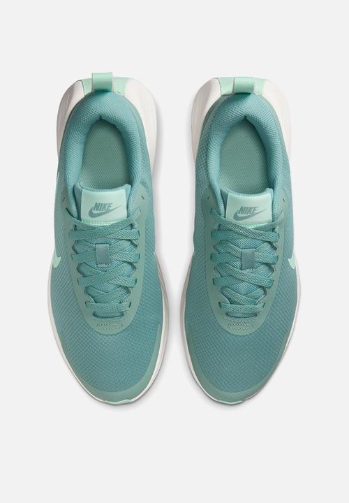 Nike - Nike Promina