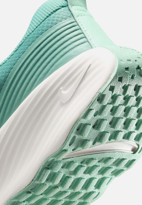 Nike - Nike Promina