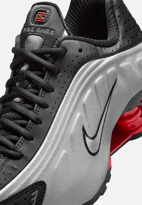 Nike - Nike Shox R4