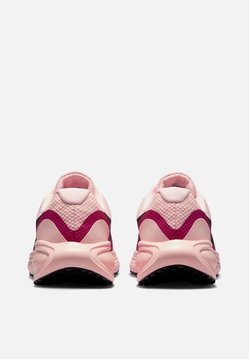 Nike - Nike Revolution 8