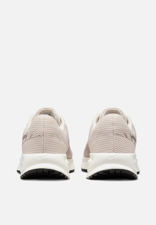 Nike - Nike Run Defy