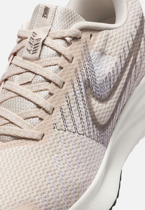 Nike - Nike Run Defy