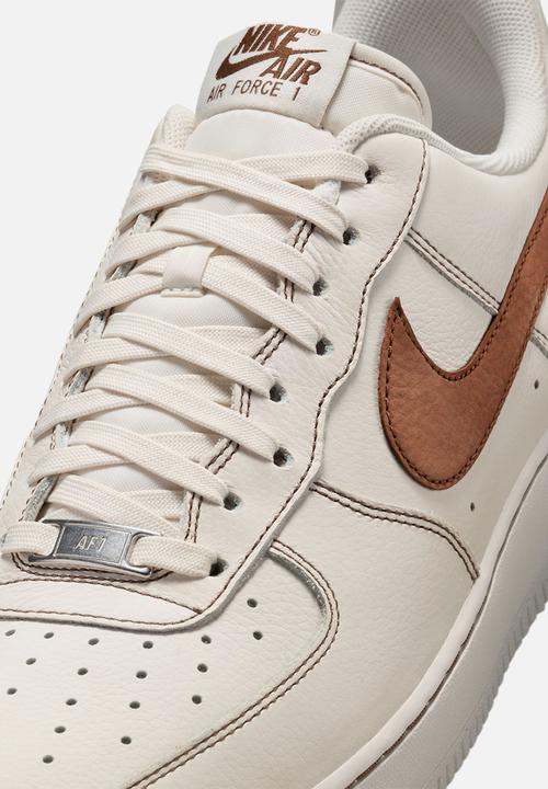 Nike - Nike Air Force 1 '07 LV8