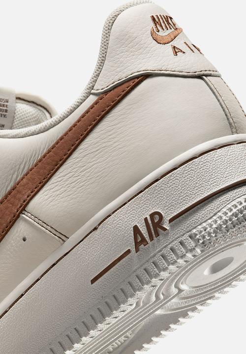 Nike - Nike Air Force 1 '07 LV8