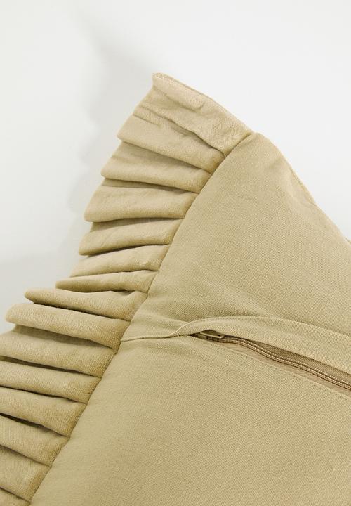 Sixth Floor - Frilo velvet cushion - Natural
