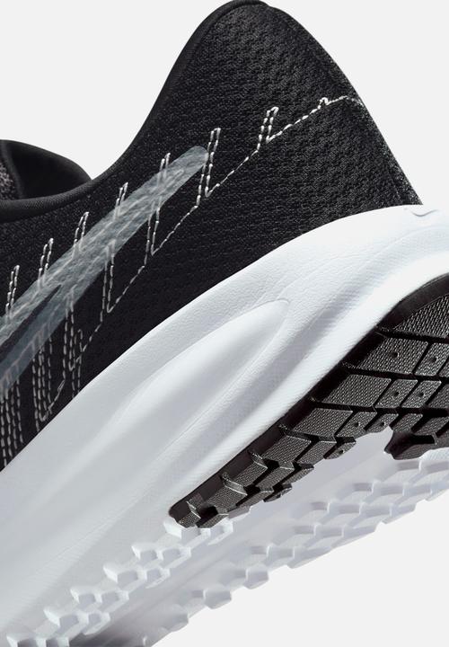Nike - Nike Run Defy