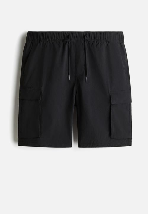 H&M - Regular fit nylon cargo shorts - black