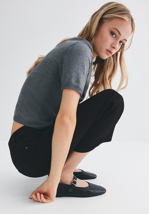 H&M - Wide high cropped jeans - black