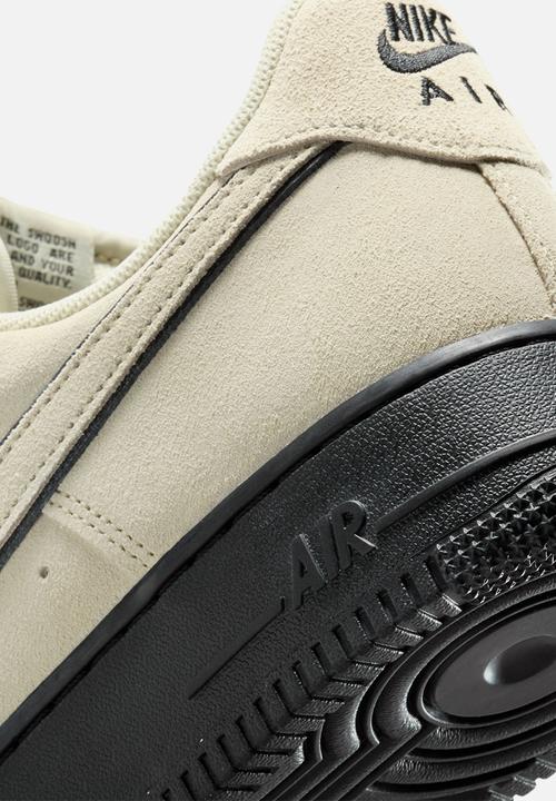 Nike - AIR FORCE 1 '07 LV8