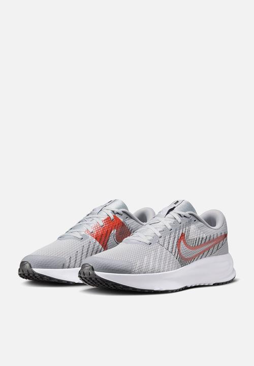 Nike - Nike Run Defy