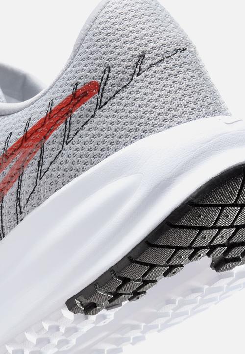 Nike - Nike Run Defy