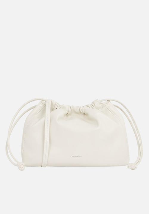 Calvin Klein - Drawstring crossbody26- chalk