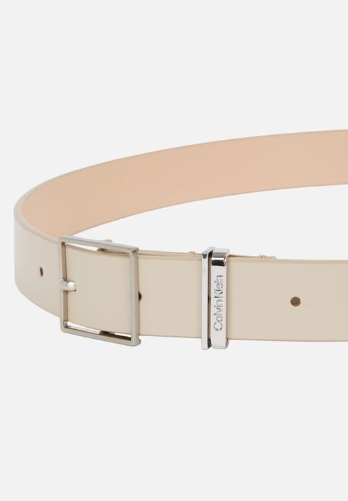 Calvin Klein - Branded loop square belt 2.5- doeskin