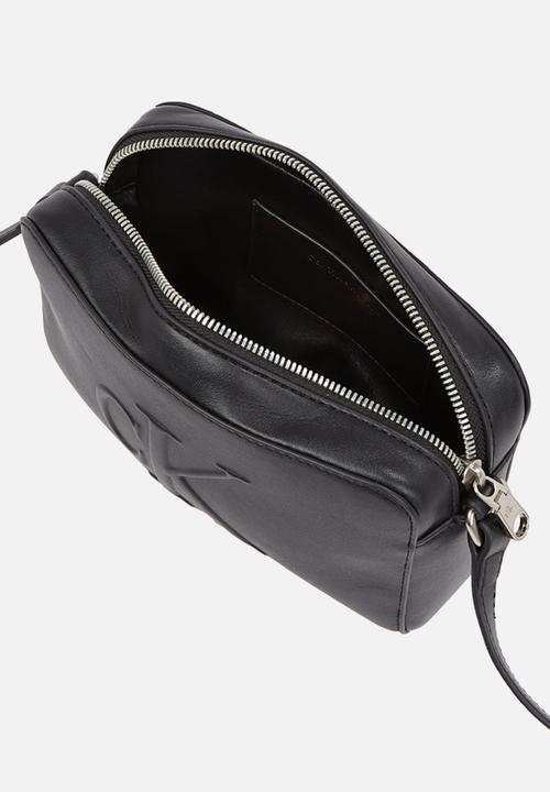 Calvin Klein - Sculpted ew camera bag20- na black