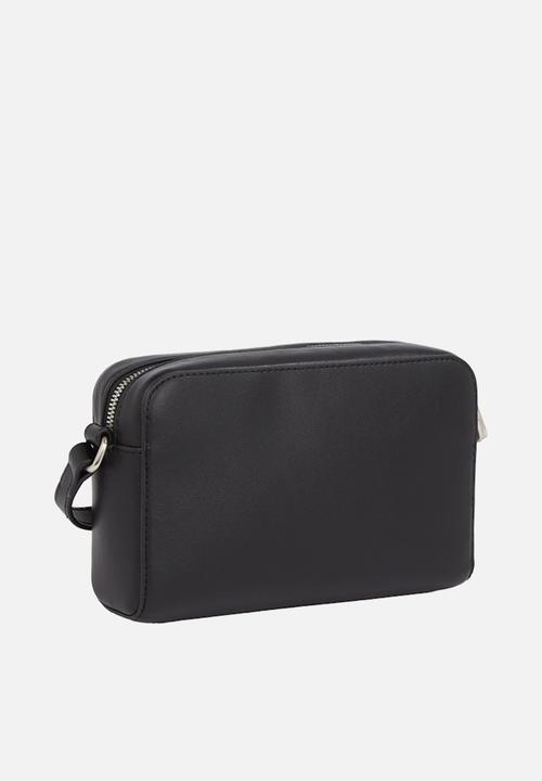 Calvin Klein - Sculpted ew camera bag20- na black