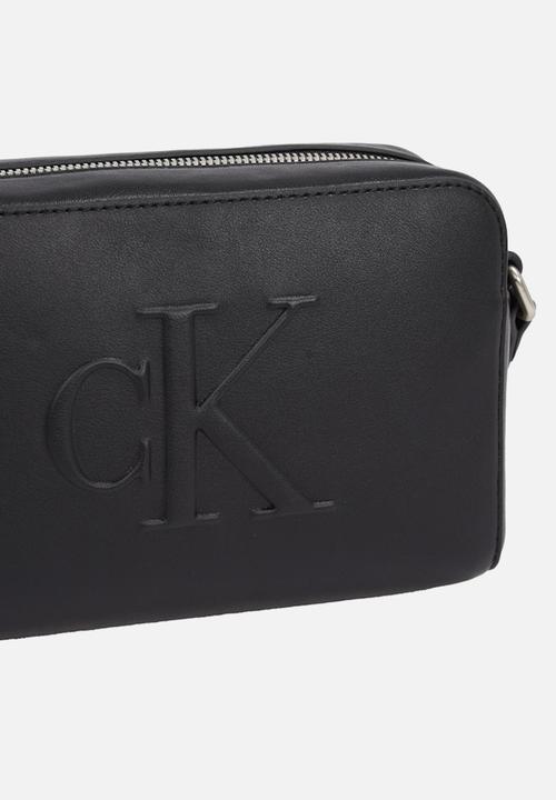 Calvin Klein - Sculpted ew camera bag20- na black
